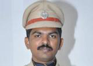 IPS officer.jp